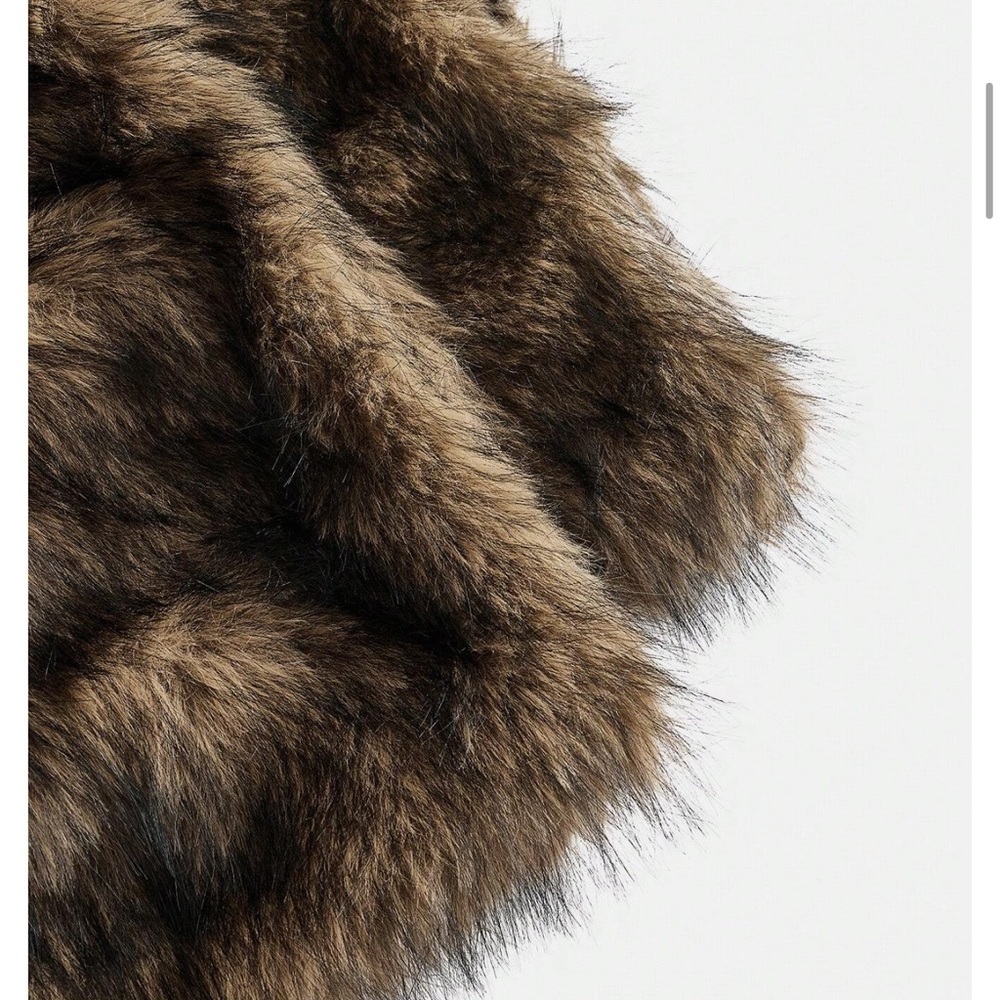 Luxurious Vintage Vegan Fur Jacket - Picture 9 of 11